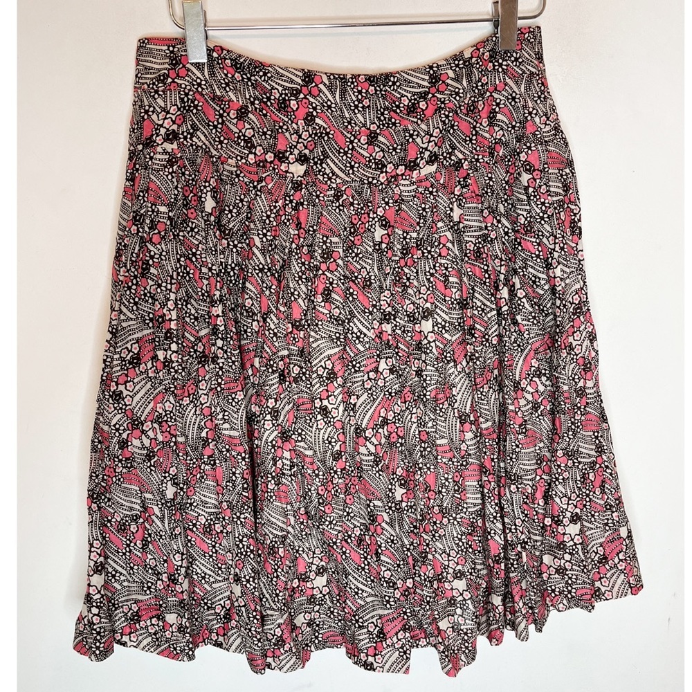 Ted Baker Pleated Mini floral swing lined skirt. Size 3